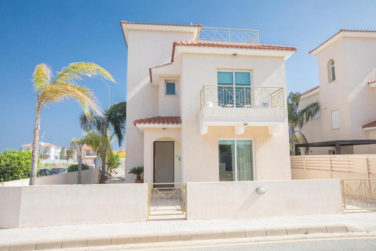 George'S Lux Villa Protaras Bagian luar foto