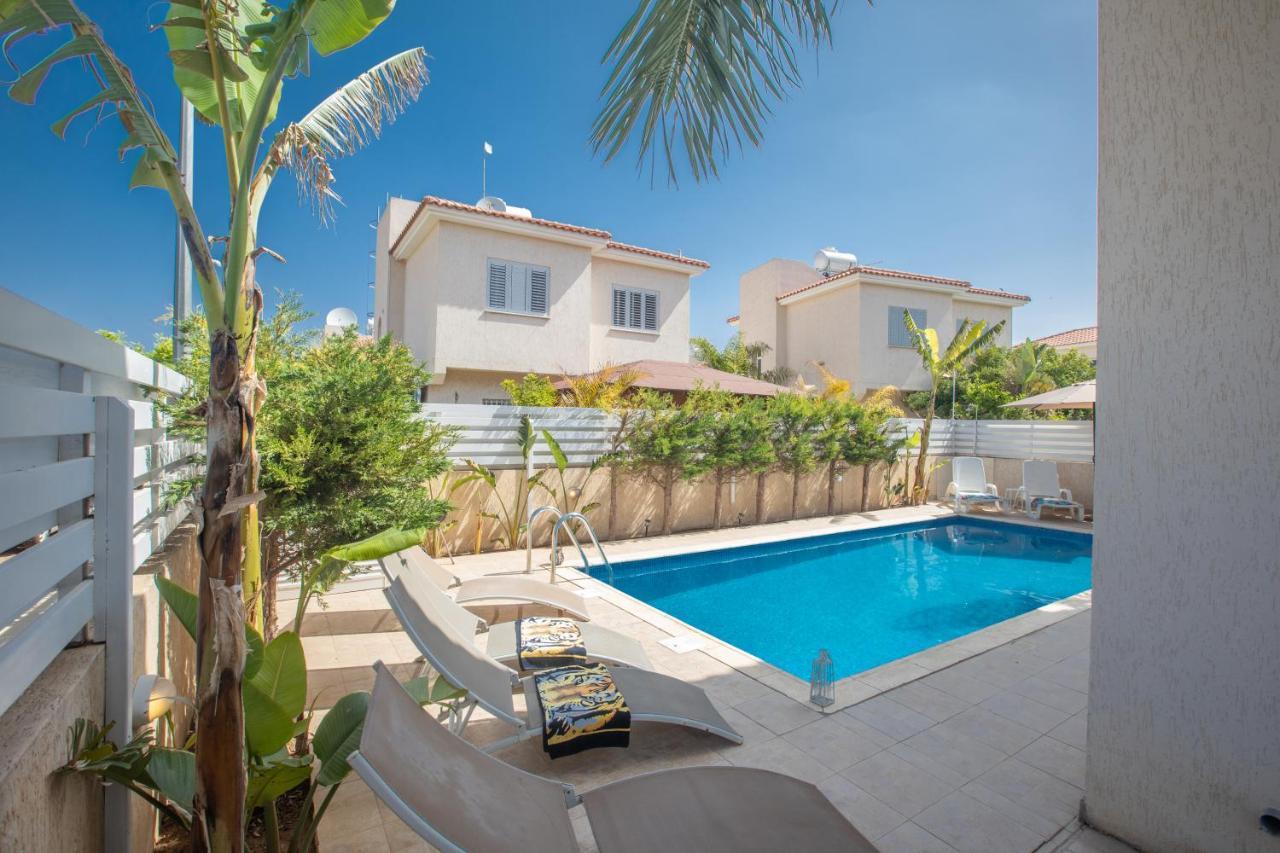 George'S Lux Villa Protaras Bagian luar foto