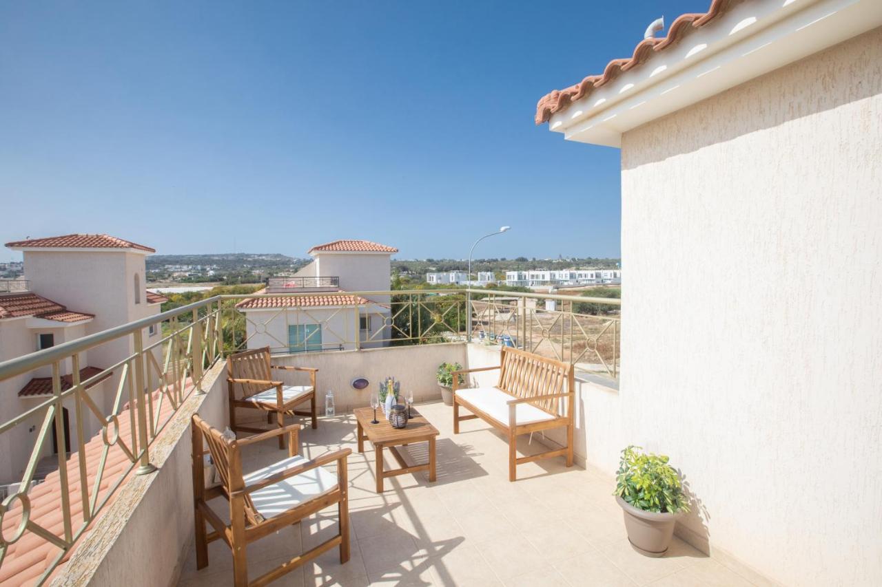 George'S Lux Villa Protaras Bagian luar foto