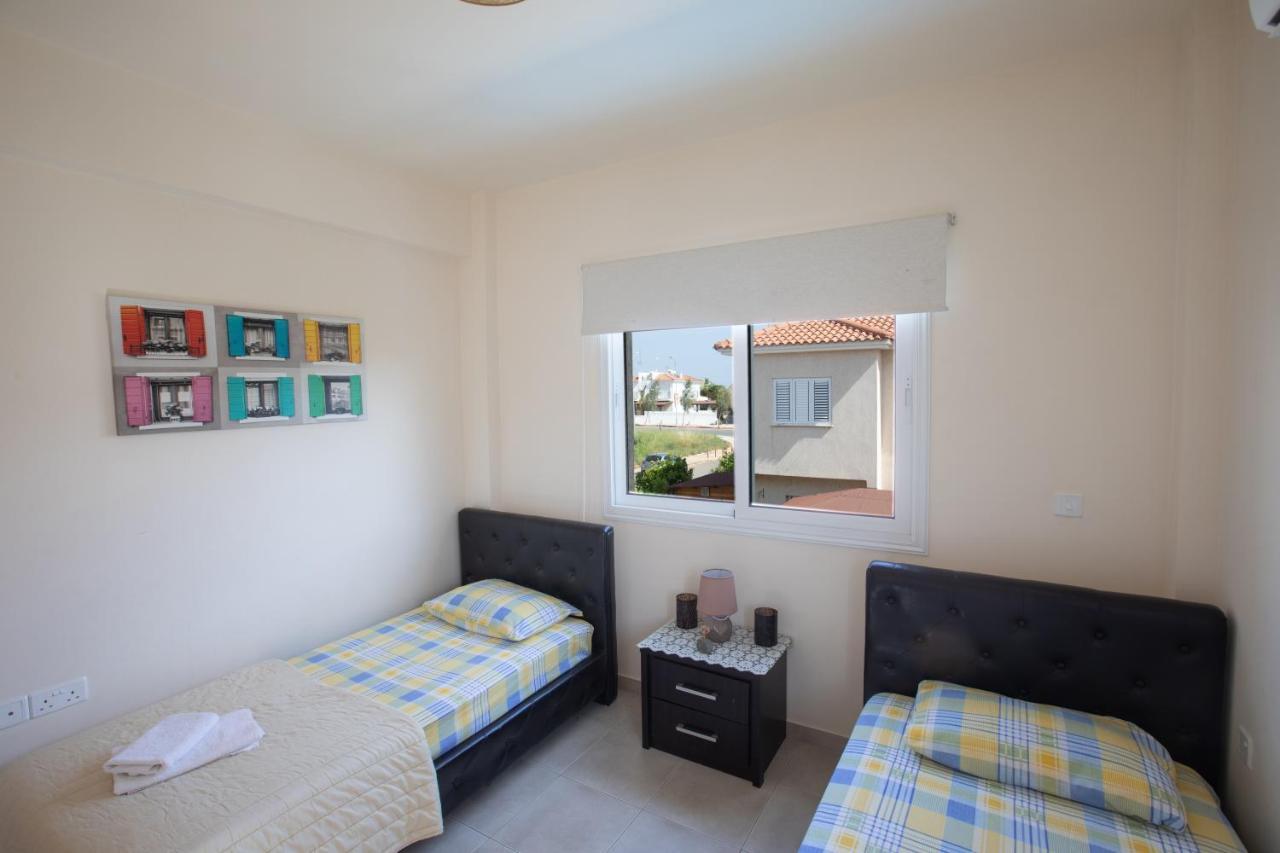 George'S Lux Villa Protaras Bagian luar foto