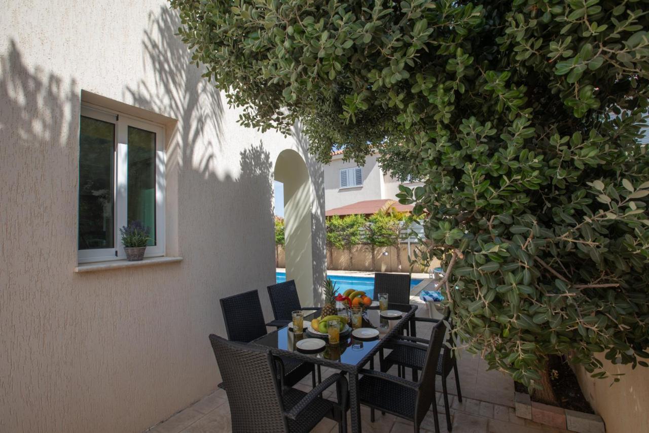 George'S Lux Villa Protaras Bagian luar foto