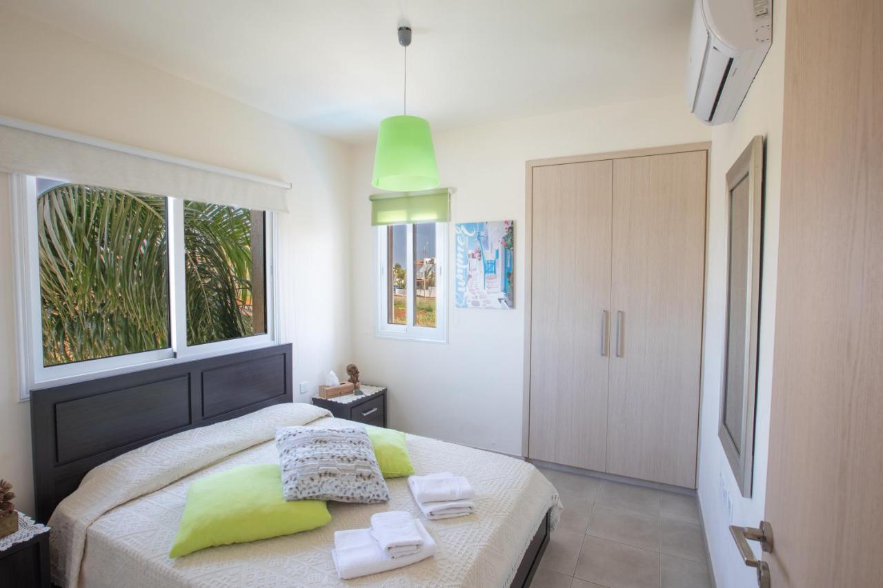 George'S Lux Villa Protaras Bagian luar foto