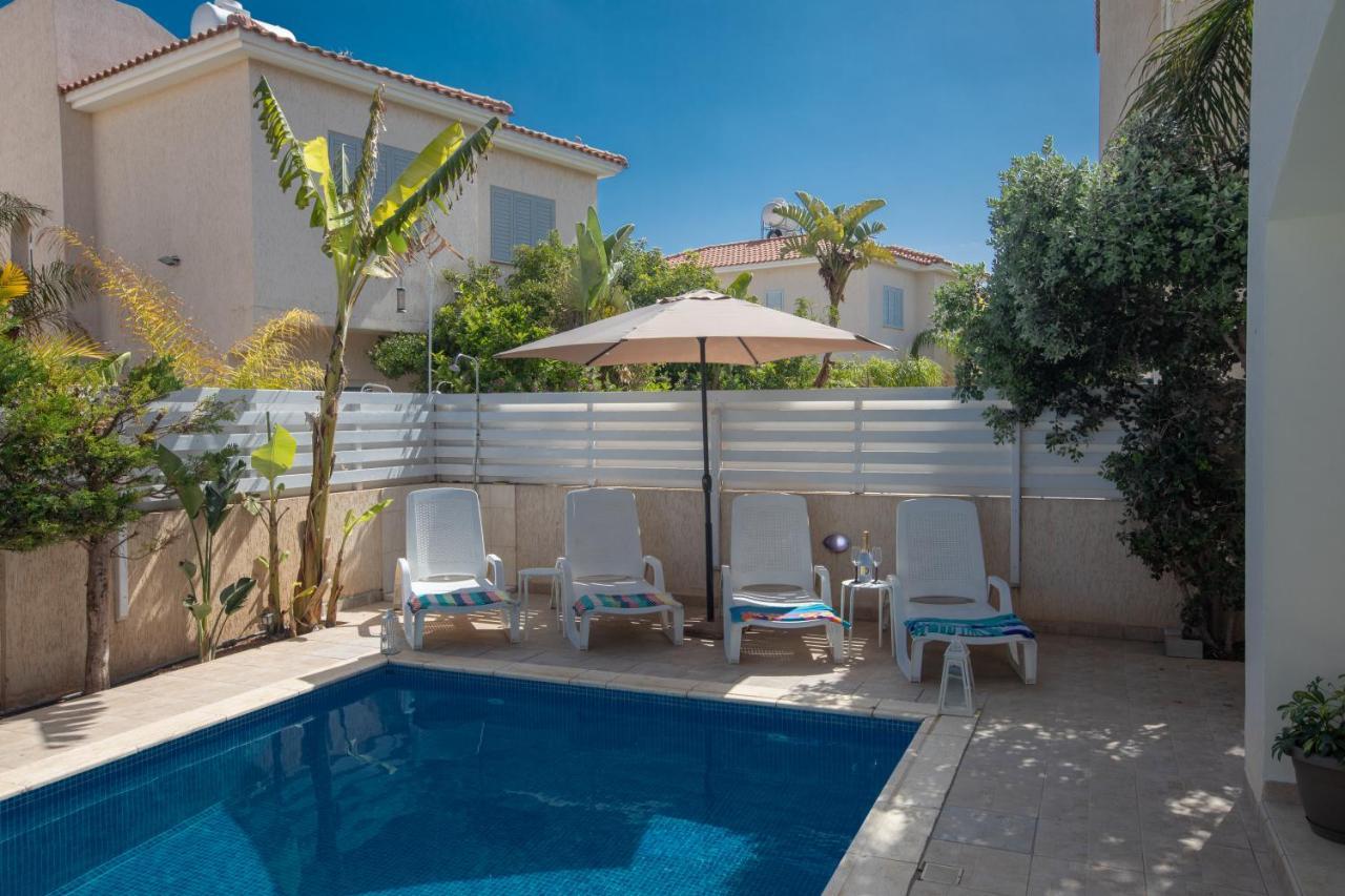 George'S Lux Villa Protaras Bagian luar foto