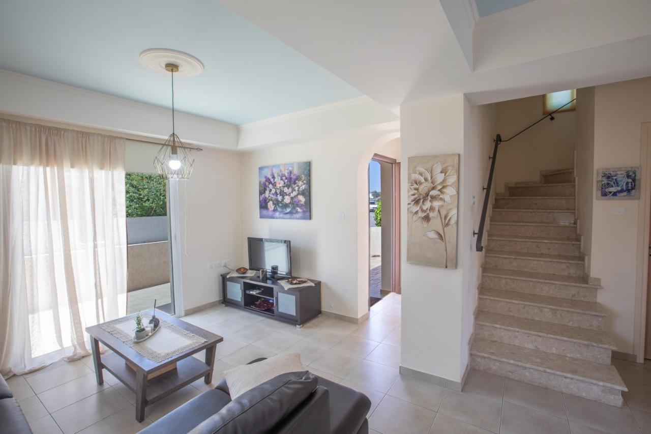 George'S Lux Villa Protaras Bagian luar foto