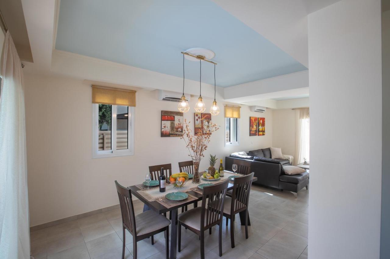George'S Lux Villa Protaras Bagian luar foto
