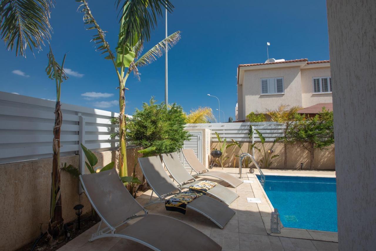 George'S Lux Villa Protaras Bagian luar foto
