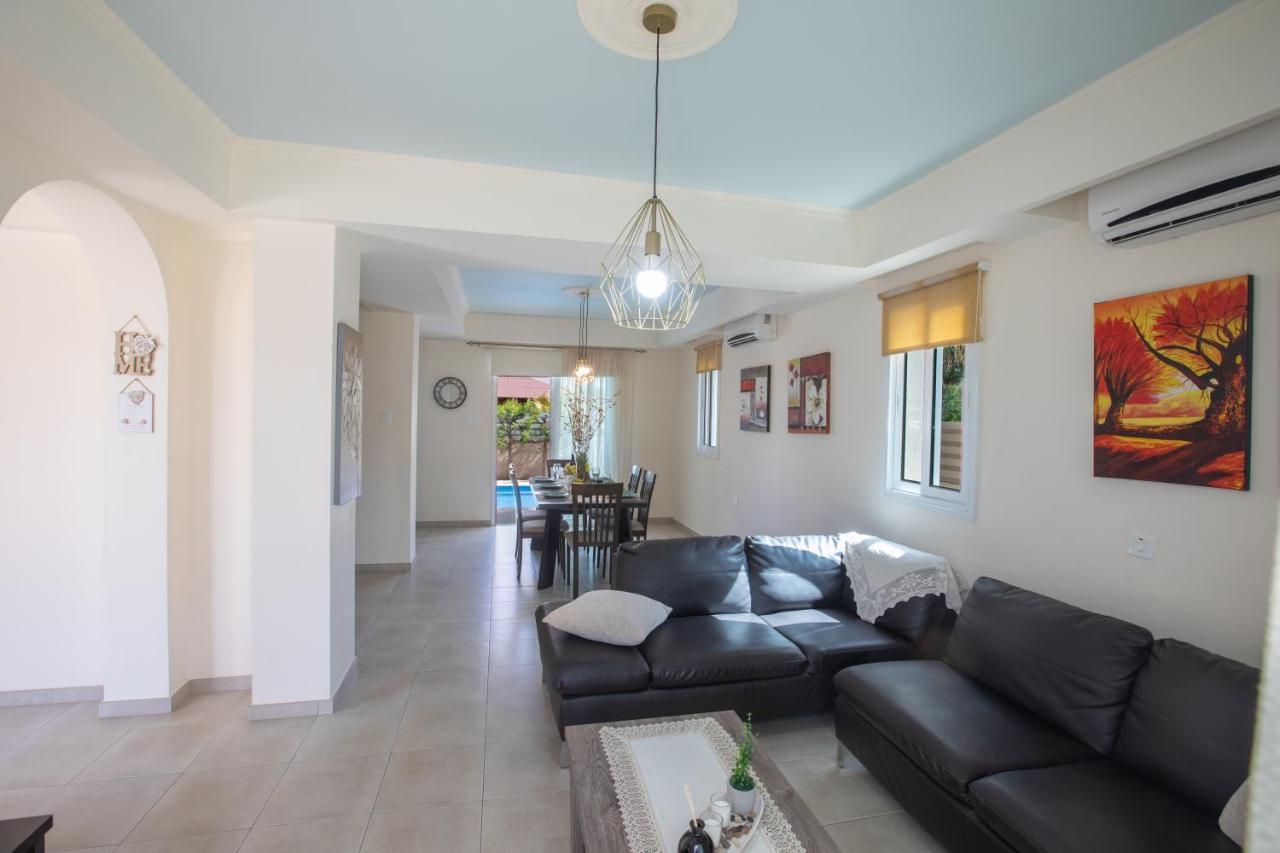 George'S Lux Villa Protaras Bagian luar foto