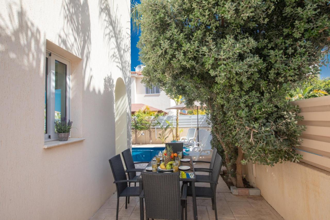 George'S Lux Villa Protaras Bagian luar foto