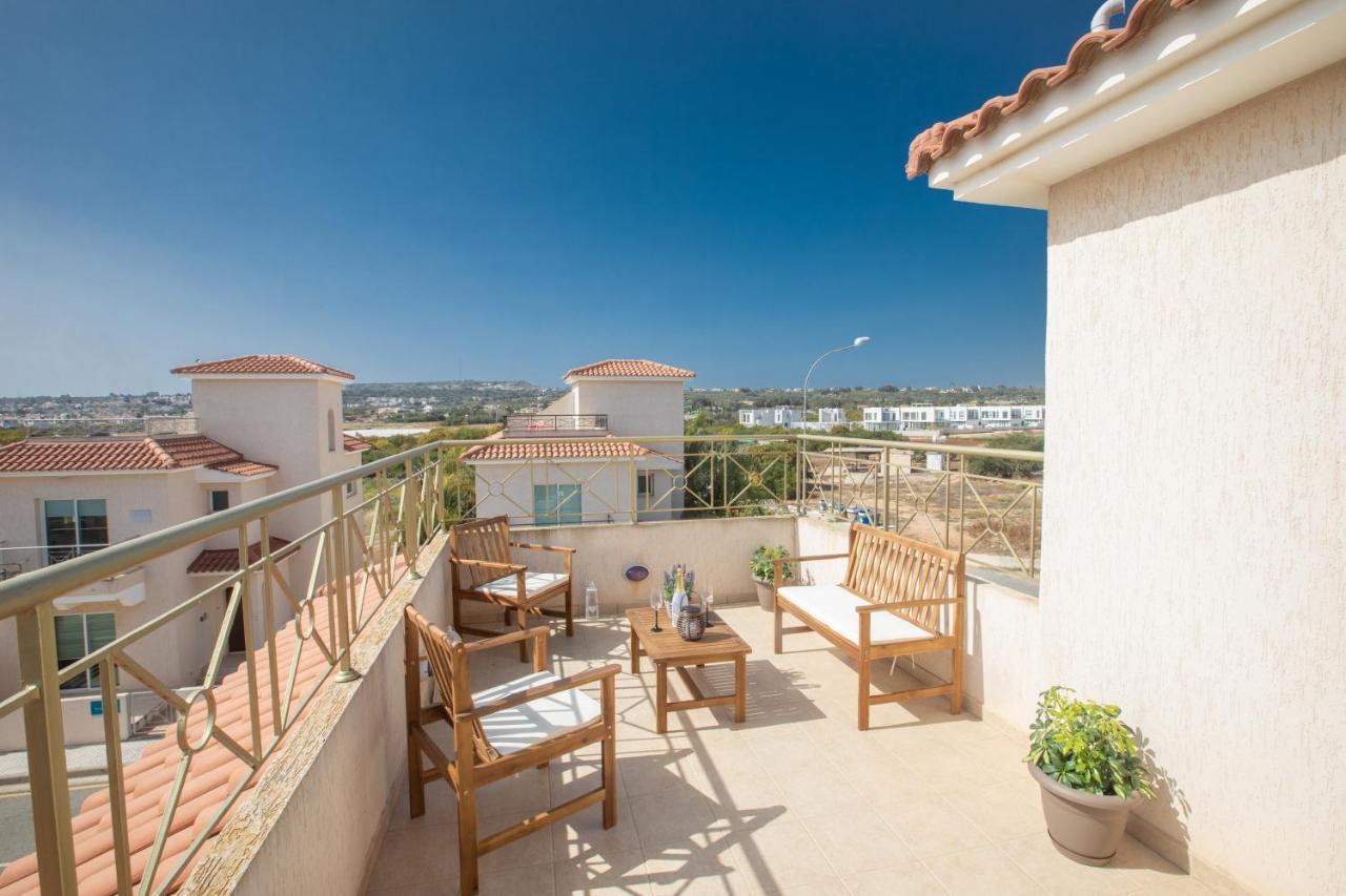 George'S Lux Villa Protaras Bagian luar foto